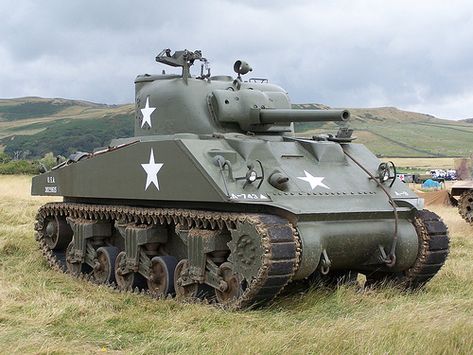 Sherman Tank Wwii Vehicles, American Tank, Usa Tank, Tank Armor, Sherman Tank, Military Armor, Tank Destroyer, Ww2 Tanks, Model Tanks