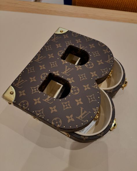 Special Trunk For A Special Client 🍀🔥‼️ The Alphabet Trunk is a new addition to the Hardsided collection of Louis Vuitton. This alphabet trunk is the perfect accessory decoration for any interior home. Each letter has a creme interior lining color. Letters open themselves in half allowing to store easily small belongings such as accessories. #leaguefits #louisvuitton #louisvuittonbags #louisvuittonbag #louisvuittonaddict #louisvuittonlover #lvcommunity #lvworld #leaguefits #hypebeast #saks... Louis Vuitton Men, Lv Monogram, Ny Fashion, Just Girly Things, Luxury Outfits, Louis Vuitton Bag, Girly Things, Decorative Accessories, Alphabet