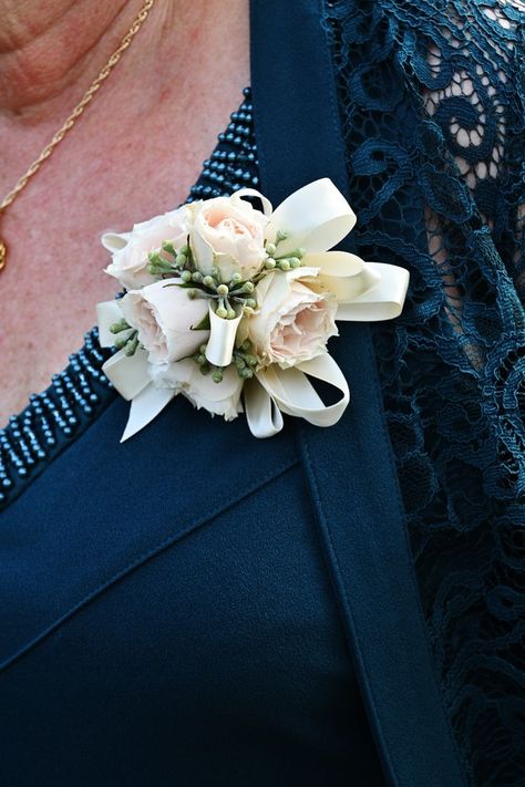 Tiny corsage for mother of the groom. Boutineer For Mother Of Bride, Mother Of Bride Boutonniere, Mother Of The Bride Flowers Corsage, Mother Of The Bride Corsage Pin, Mens Corsage, Mother Of The Bride Bouquet, Mother Of The Bride Flowers, Mother Of The Bride Corsage, Pin On Corsage