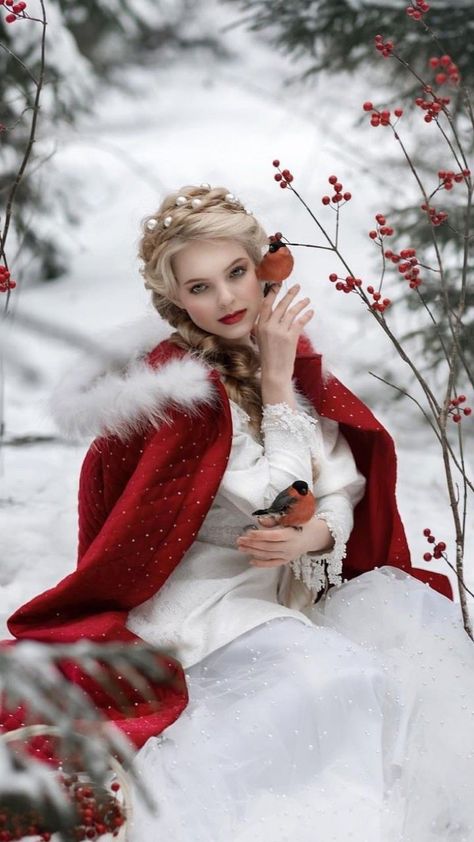 Fairytale Photoshoot, Snow Photoshoot, Winter Portraits, A Ray Of Sunshine, Snow Princess, Romantic Girl, Fairytale Photography, Evil People, Winter Photoshoot