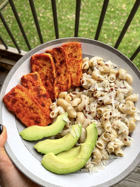 I’ve been on a tofu kick lately and wanted to try something different, with a little spice kick ... Harissa Tofu, Pumpkin Yogurt, Olive Oil Pasta, Brown Rice Pasta, Sweet Potato Toast, African Cooking, Healthy Mood, Vegan Nutrition, Fabulous Foods