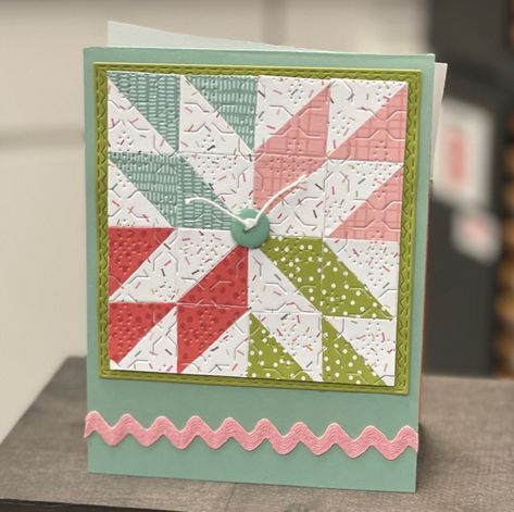 Su Quilt Cards, Christmas Quilt Cards, Quilting Cards Handmade, Stampin Up Scrap Paper Cards, Quilt Pattern Cards, Quilt Cards Tutorial, Stampin Up Quilt Cards, Quilted Cards Handmade, Quilt Cards Ideas