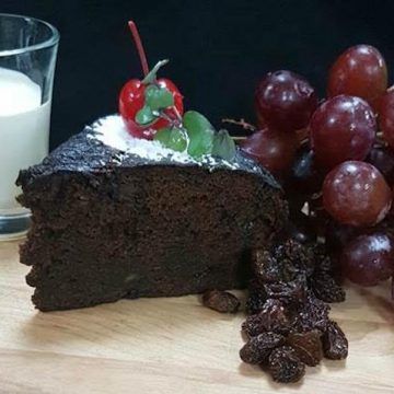 Black Fruit Cake, Jamaican Christmas Cake, Black Cake Recipe, Fruit Cake Recipe Christmas, Belize Food, St Vincent And The Grenadines, Trinidad Recipes, Trini Food, Black Fruit