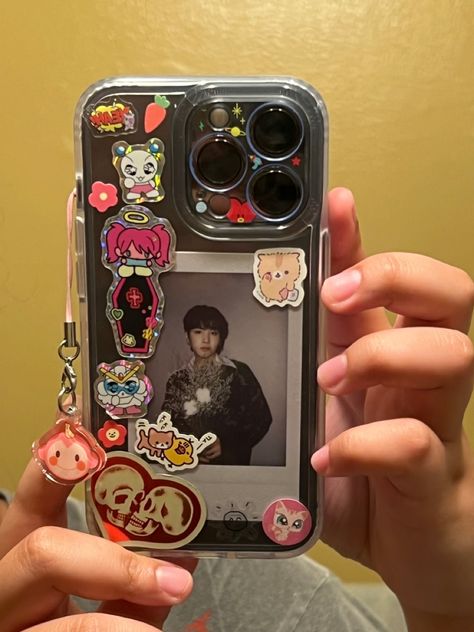 Phone Case Stickers Aesthetic, Iphone And Airpods, Phone Case Deco, Clear Phone Case Design, Kpop Phone Cases, Iphone Airpods, Creative Iphone Case, Phone Decor, Produk Apple