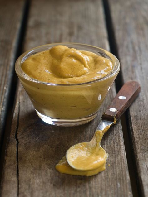 Coffee Mustard sauce for your #BBQ - Impress your family and friends at your barbecue http://www.madescolabs.com/mustard-sauce-made-with-cold-brew-coffee/ Homemade Mustard, Mustard Recipe, Homemade Condiments, Homemade Sauce, Canning Recipes, Dijon Mustard, Dijon, Diy Food, Sauce Recipes