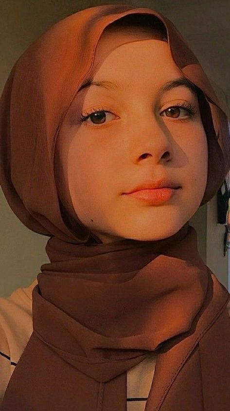 Girl Muslim, Hijab Teen, Couple Goals Teenagers Pictures, Pashmina Hijab Tutorial, Seni Dan Kraf, Image Swag, Hijab Girl, Islamic Girl