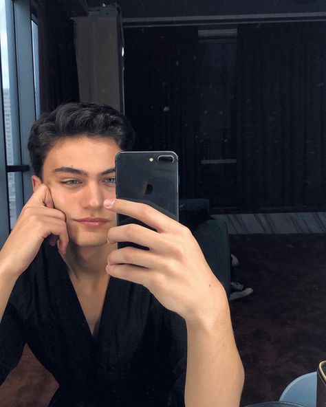 EVANS NIKOPOULOS (@likeevans) • Instagram photos and videos Evan Nikopoulos, Evans Nikopoulos, Dorian Havilliard, Vampire Academy, The Infernal Devices, Perfect Boy, Hottest Celebrities, Future Husband, Male Models