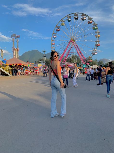 Picture foto outfit aesthetic Outfit Six Flags Mexico, Six Flags Outfit, Six Flags México, Pic Aesthetic, Flag Outfit, Six Flags, Trendy Outfits, Quick Saves, Clothes