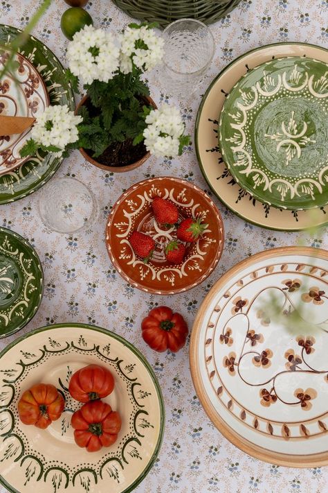 Sharland England's Spanish ceramics are here to serve your summer fruits in style. Summer Dinner Party, Painted Ceramic Plates, Unique Plates, Summer Deco, Dinner Party Summer, Keramik Design, Party Inspo, Hand Painted Pottery, Painted Plates