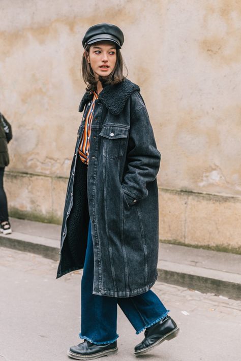 Estilo Hipster, Denim Street Style, Moda Denim, Walking Down The Street, Quoi Porter, Street Style Blog, Estilo Denim, Outfit Vintage, Street Style Winter