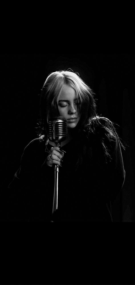 Billie Eilish Wallpaper Aesthetic, Billie Eilish Wallpaper, Widget Aesthetic, Iphone Black, Black Wallpaper, Celebrity Pictures, Bathroom Wall, Billie Eilish, Aesthetic Wallpapers