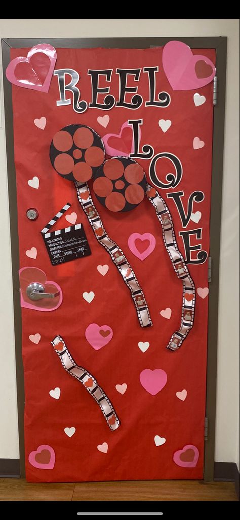 Valentines Classroom Door, Valentines Classroom, Valentine Door Decorations, Valentines Ideas, Class Room, Classroom Valentine, Classroom Door, Door Decoration, Board Ideas