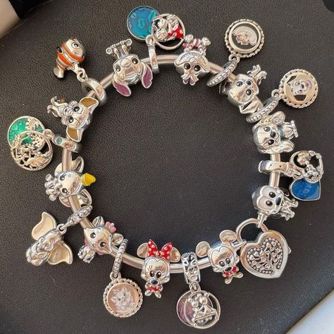 Pandora Bracelet Disney, Disney Pandora Bracelet, Magic Bracelet, Игруш�ки Funko Pop, Disney Pandora, Disney Charm Bracelet, Pandora Bracelet Charms Ideas, Pandora Charms Disney, Pandora Bracelet Designs