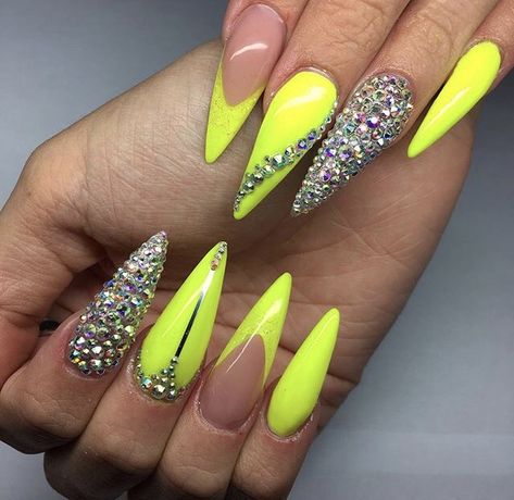 Pop nails Pop Nails, Ongles Bling Bling, Neon Nail Art Designs, Neon Nail Art, Neon Nail Designs, Stiletto Nails Designs, Popular Nails, Neon Nails, Hot Nails