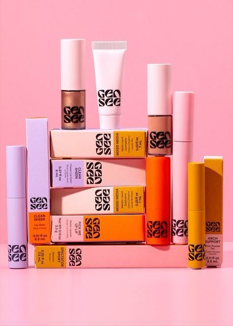 Gen See on Instagram: "✨ Clean Ingredients 🌎 Sustainabile 🙅🏻‍♀️🙅🏼‍♀️🙅🏽‍♀️🙅🏾‍♀️ Inclusive 💗 Cruelty-Free 💄 High Performance 🌿 Vegan 💜 Ethical Practices 💯 Transparency And fun. Did we mention fun? 😎 That’s GEN SEE in a nutshell." Funky Skincare Packaging, Fun Cosmetic Packaging, Gen See Beauty, Gen Z Skincare Packaging, Makeup Brand Identity, Gen Z Packaging Design, Makeup Packaging Design, Sunscreen Packaging Design, Foundation Packaging