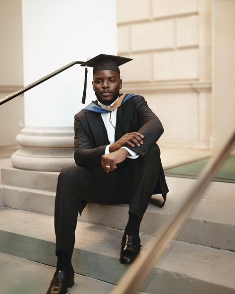 🎓🎓🎓🎓 Mens Graduation Outfit With Gown, Graduation Portraits Men, Mens Graduation Poses, College Graduation Photos Men, Masters Degree Photoshoot Men, Male Graduation Pictures Posing Ideas, Black Male Graduation Pictures, College Grad Photos Men, Male Graduation Pictures College