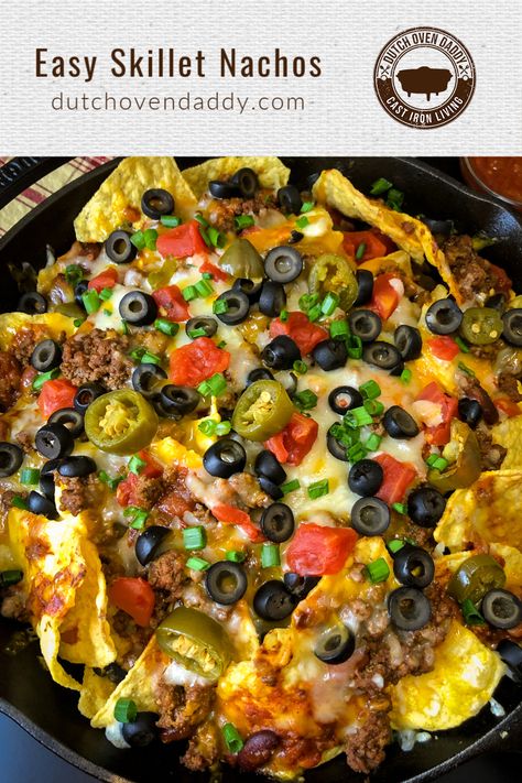 Skillet Nachos, Cast Iron Skillet Recipes Dinner, How To Make Nachos, Homemade Nachos, Nachos Recipe Easy, Iron Skillet Recipes, Easy Skillet, Cast Iron Skillet Recipes, Cast Iron Recipes