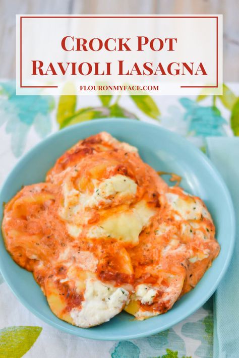 Recipe With Ravioli, Crock Pot Ravioli Lasagna, Lasagna Crock Pot, Crock Pot Ravioli, Ravioli Lasagna Recipe, Crockpot Ravioli, Lasagna With Ricotta, Crock Pot Lasagna Recipe, Ravioli Lasagna