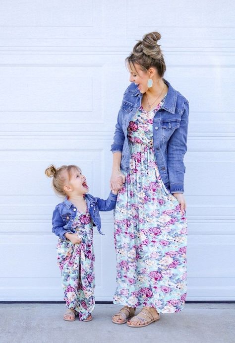 Mommy and Me Photo and Matching Outfits- floral dresses and denim jackets Mommy And Me Easter Outfits, Mom And Daughter Matching Outfits, Mommy And Me Dress, Mommy Me Outfits, Outfits Floral, Mom Daughter Outfits, Mommy Daughter Outfits, Daughter Outfits, Mother Daughter Fashion