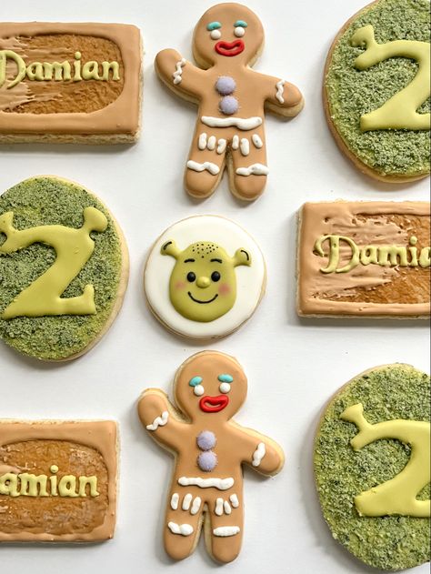 Shrek Gingerbread Man Cookies, Shrek Smash Cake, Shrek Decorated Cookies, Shrek Sugar Cookies, Shrek Cookies Decorated, Shrek Birthday Party Decorations Diy, Shrek First Birthday Party, Shrek Cookies, Shrek Baby Shower Ideas