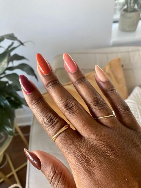 Fall Nail Colors for Black Women: Inspiring 17 Ideas for 2023 - women-club.online Nail Color For Black Women, Nails 2023 Trends Black Women, Fall Palette Nails, Almond Nails Dark Skin, Nail Colors For Black Women, Black Women Nails, Nail Colors For Dark Skin, Coloured Nails, Colors For Black Women