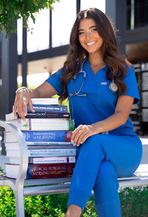 Med School Prom, Nursing School Graduation Sash, Professional Nurse Photoshoot, Nursing Graduation Pictures Outside, Nursing School Graduation Aesthetic, Health Care Graduation Pictures, Graduation Nursing Pictures Photo Ideas, Nurse Practioner Graduation Pictures, Pa School Photoshoot