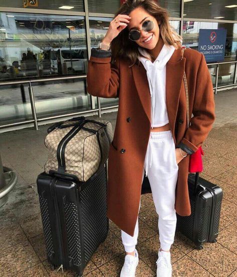 Airplane Outfits, Fall Travel Outfit, Fashion Travel Outfit, Mode Instagram, Athleisure Trend, Modieuze Outfits, Easy Ideas, 가을 패션, Mode Streetwear