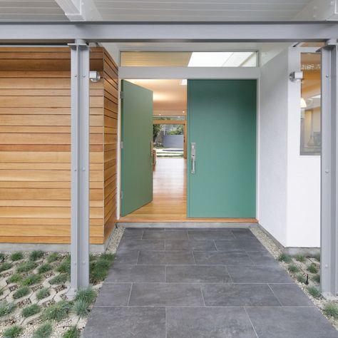 75 Mid-Century Modern Front Door Ideas You'll Love - August, 2023 | Houzz Mid Century Modern Front Door, Modern Glass House, Mid Century Remodel, Mid Century Modern Exterior, Mid Century Exterior, Building A Porch, Modern Entrance, Modern Front Door, Door Paint Colors