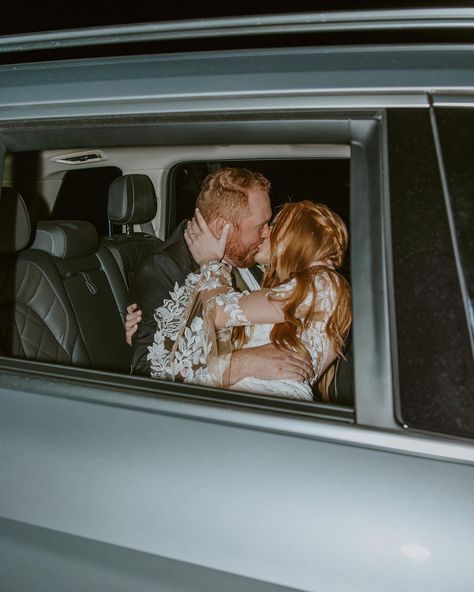 You guys loved it the last time I posted SNEAK PEEKS so here you go again ✨💐👰🏼 A sneak peek of Nicolle and Ben’s Zion National Park / Airbnb wedding 🫶🏼 A couple things that I loved about this day: • We had the most amazing weather and lighting • Nicolle and Ben shared private vows together in the park • Nicolle’s sleeves!!! • The orange sunset as they cut their cake • The bubble send-off was sooo fun 🫧 • And I especially love the bridal party shots! Couple: @n.klukken @b__grant__ Photograp... Noctilucent Before Dawn, Bridal Party Shots, From Dusk Till Dawn Poster, Breaking Dawn Part 1 Honeymoon, Twilight Saga Breaking Dawn Part 2, Private Vows, Party Shots, Airbnb Wedding, Orange Sunset