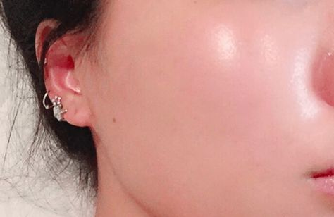 ‘Glass Skin’ Is A New Korean Beauty Trend That Makes Skin Look Glowing And Flawless Ingrown Hair, Beauty Skincare, Glass Skin, Aloe Vera Gel, Face Scrub, How To Apply Makeup, Beauty Trends, Korean Beauty, Diy Beauty