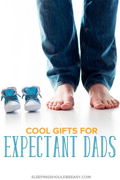 Looking for cool gifts for expectant dads? Take a look at these best new gift ideas for your dad to be—includes products perfect for expecting fathers. A must-read for families and soon-to-be parents, ready to welcome a new baby! Expecting Parents Gift, Baby Shower Planning Guide, Dad Baby Shower Gift, Gifts For Expecting Dads, New Dad Gifts, New Gift Ideas, Expectant Father, Modern Baby Shower Games, First Time Pregnancy