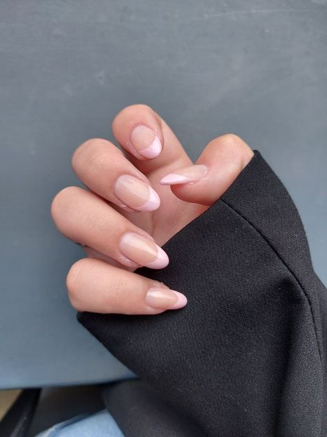 Almond Nails Pink Tip, Almond Nails Pink, Pink Tip Nails, Unghie Sfumate, Nagellack Trends, Basic Nails, French Tip Acrylic Nails, Classy Acrylic Nails, Nails Pink