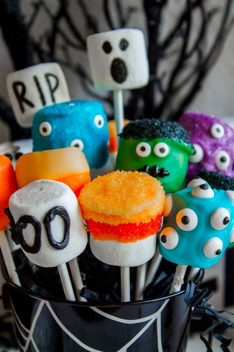 Marshmallow Halloween, Halloween Pumpkin Cake, Dipped Marshmallows, Galletas Halloween, Boo Party, Halloween Party Food, The Food Charlatan, Halloween Cake Pops, Frankenstein Monster