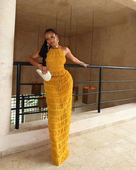 Photo: @thisthingcalledfashionn/Instagram Detty December, Millennial Outfit, December Outfits, Nigerian Style, Celebrity Style Guide, Better Instagram, Classy Girl, Effortlessly Chic Outfits, Nigerian Styles