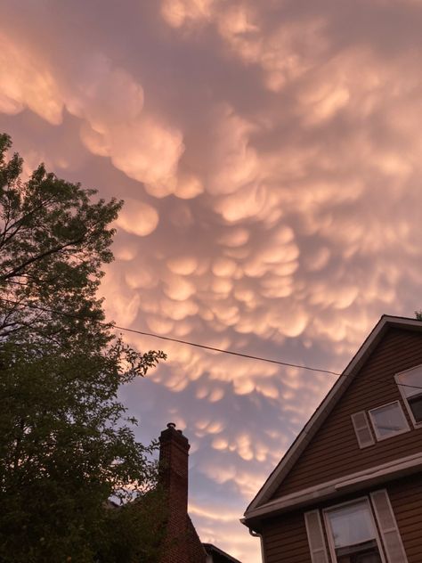 Mammatus Clouds Aesthetic, Mammatus Clouds Wallpaper, Weather Phenomenon, Supercell Thunderstorm, Clouds At Sunset, Mammatus Clouds, Sunset Summer, Meteorology, Pretty Stuff