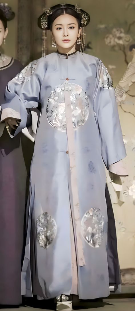 Yanxi Palace Costume, Qing Dynasty Hairstyles, Drama Clothes, Empresses In The Palace, Yanxi Palace, Chinese Fashion, Chinese Hairstyle, Costume Drama, Fashion Photography Inspiration