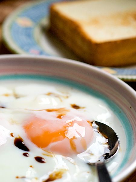 Singaporean Breakfast, Half Boiled Egg, Kaya Toast, Coddled Eggs, Asian Breakfast, 2 Guys, Light Breakfast, Big Breakfast, Breakfast Meal