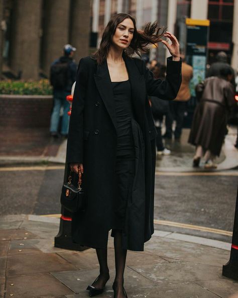 Alexa Chung Style, Cold Fashion, Ab Fab, Alexa Chung, Girl Crush, Style Board, Style Icons, Outfit Inspirations, Style Inspiration