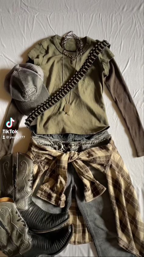 Feminine Camping Outfit, Zombie Apocalypse Outfits Aesthetic Men, Dirty Clothes Aesthetic, End Of The World Aesthetic Outfit, Urban Exploration Aesthetic Outfit, Apocalypsecore Outfits, Apocolypse Aethstetic Clothes, Apocolypse Aesthic Outfits, Post Apocalyptic Outfit Aesthetic