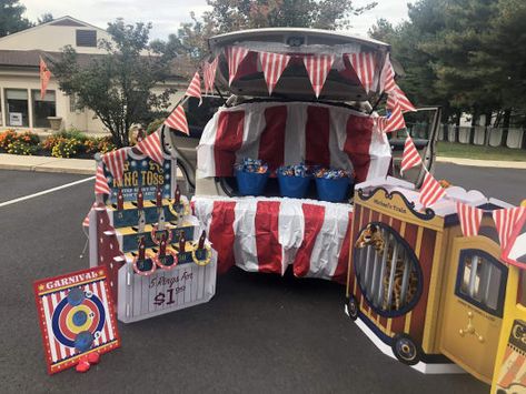 Circus Trunk Or Treat, Stripe Awning, Clowns Halloween Decorations, Trunker Treat Ideas, Haunted Carnival, 3d Ring, Halloween Party Appetizers, Creepy Carnival, Ring Toss Game