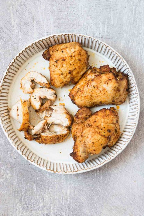 Reheating Chicken In Air Fryer, Reheat Chicken In Air Fryer, Chicken Thighs In Air Fryer, Air Fryer Boneless Chicken Thighs, Reheat Fried Chicken, Air Fryer Chicken Thighs, Reheat Chicken, Crispy Chicken Thighs, Marinated Chicken Thighs