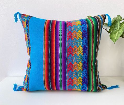 Throw Pillows Boho, Peruvian Pillow, Euro Pillow Covers, Peruvian Art, Boho Cushions, Colourful Cushions, Pillow Texture, Pink Pillows, Embroidered Cushions