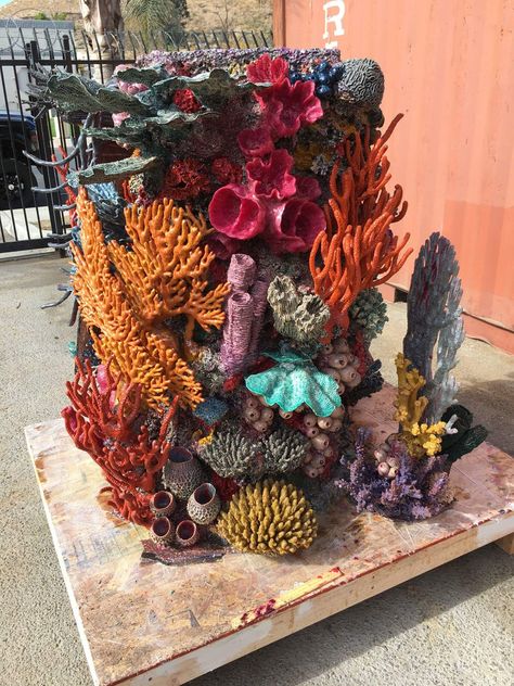 Paper Mache Coral Reef, Coral Ceramics, Ceramic Coral Reefs, Coral Reef Art, Under The Sea Decorations, Coral Sculpture, Ornaments To Make, Coral Art, Fabric Christmas Ornaments Diy