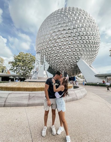 Disneyland Couples Pictures, Epcot Photo Ideas, Disney World Honeymoon, Disney Family Outfits, Epcot Ball, Orlando Florida Disney, Disney Poses, Earth Photo, Disney Photo Ideas