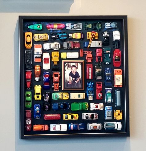 Matchbox Cars Display Diy, Car Theme Living Room, Hot Wheels Crafts Diy, Rc Car Storage Ideas, Car Display Design, Hot Wheels Crafts, Car Room Decor, Hot Wheels Storage, Hot Wheels Room