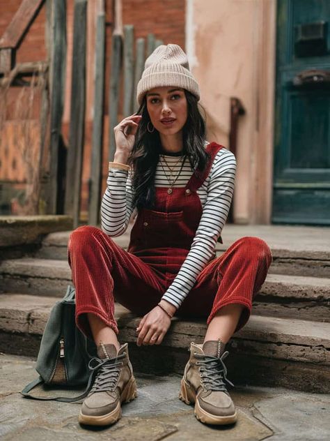 Soft Grunge Outfits Winter, Grunge Christmas Outfit, Granola Grunge, 90s Grunge Outfits, Grunge Outfits Winter, Soft Grunge Outfits, Concert Attire, Preppy Grunge, Beanie Outfit