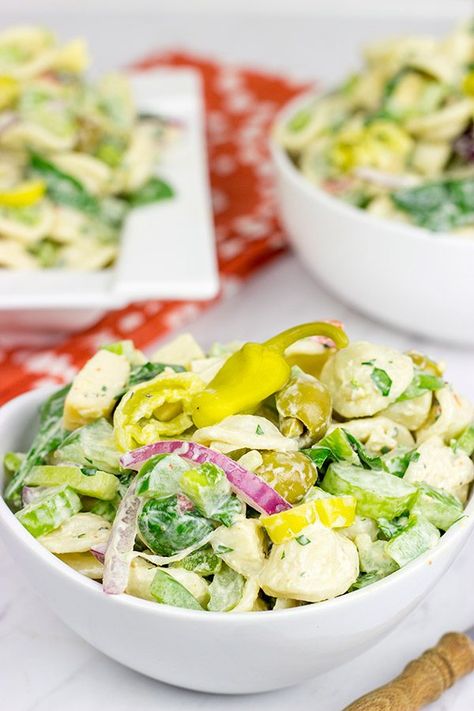 Smoked Mozzarella Pasta Salad - Spiced Smoked Mozzarella Pasta, Smoked Mozzarella Pasta Salad, Mozzarella Pasta Salad, Picnic Pasta Salad, Spinach And Mozzarella, Smoked Mozzarella, Mozzarella Pasta, Pasta Salad Ingredients, Summer Side Dish