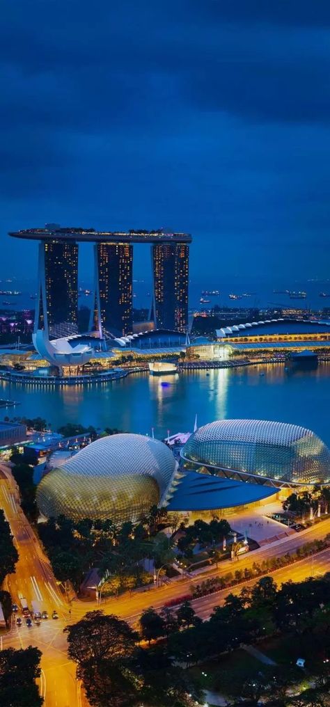 Singapore Itinerary, Beautiful Cities, Marina Bay Sands, Travel Dreams, Dream Life, Places To Travel, Singapore, Vision Board, Voyage