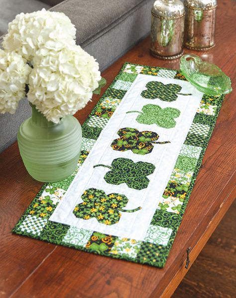 Irish Quilt Patterns, Table Runner Quilt Pattern, Holiday Quilt Patterns, Irish Quilt, Table Runner Quilt, Quilt Pattern Download, Holiday Table Runner, Quilted Table Runners Patterns, Quilting Board