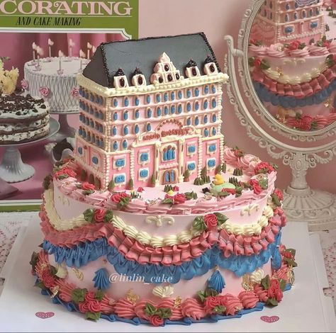 Whole Cake, The Grand Budapest Hotel, Pastel Cupcakes, 귀여운 음식 그림, Grand Budapest, Grand Budapest Hotel, Cute Baking, Pretty Dessert, Budapest Hotel